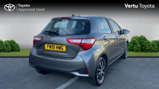 Toyota Yaris 1.5 VVT-i Icon Tech 5dr Petrol Hatchback